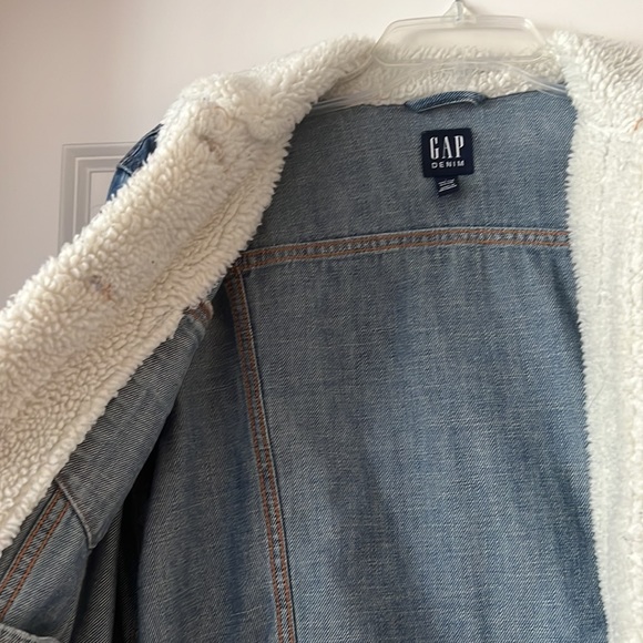Gap Denim Jacket with Teddy Fur Lining - Picture 3 of 3